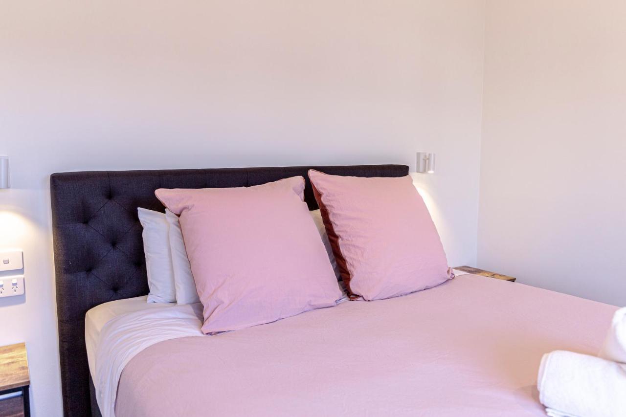 Magic On Maryburn - The Pink Room Twizel Exterior photo